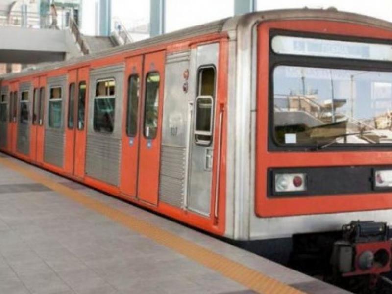 Διακοπή δρομολογίων ΗΣΑΠ στο τμήμα Ταύρος-Πειραιάς λόγω φωτιάς σε καλώδια