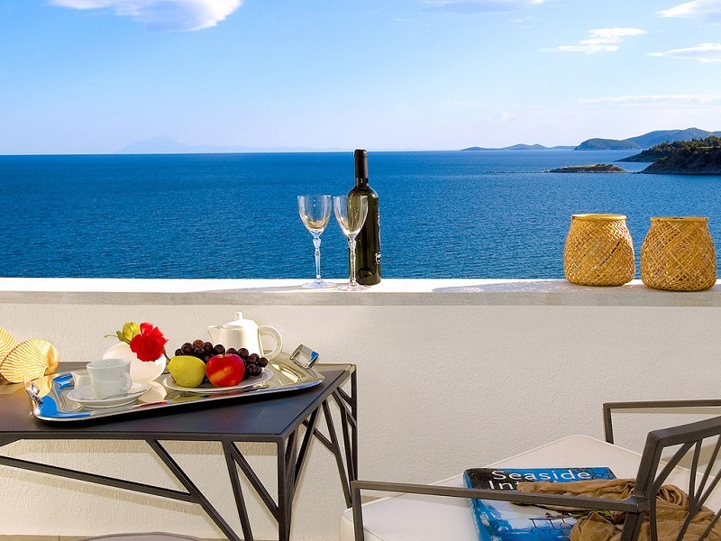 Μικρή “ανάσταση” στον τζίρο των καταλυμάτων τον Ιούνιο