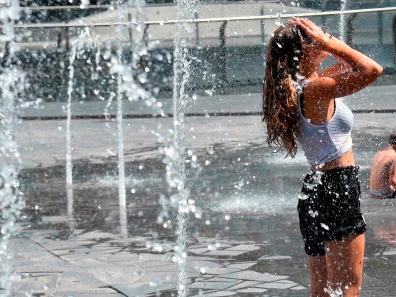 Ερχεται ο πρώτος καύσωνας του καλοκαιριού