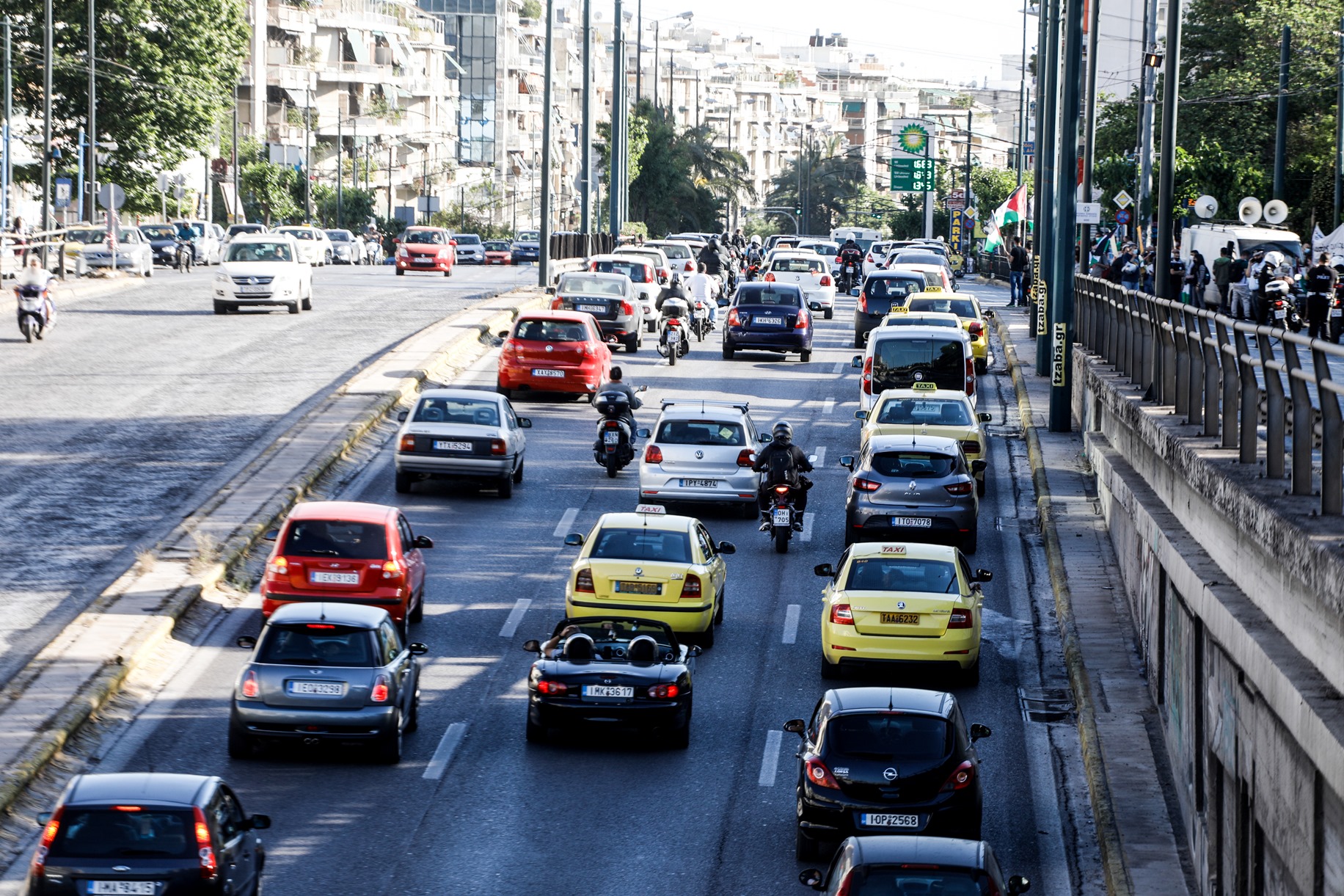 ΑΑΔΕ: Νέο «όπλο» στη μάχη για τις παράνομες εισαγωγές οχημάτων