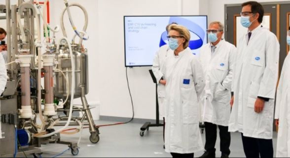 Ε.Ε.: Συμφωνία με Pfizer για αγορά 1,8 δισ. δόσεων εμβολίων