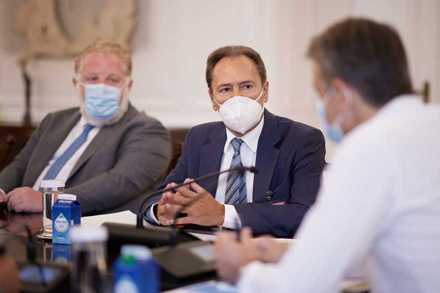 Επενδύσεις 1,2 δισ. ευρώ έως το 2025 από τη φαρμακοβιομηχανία