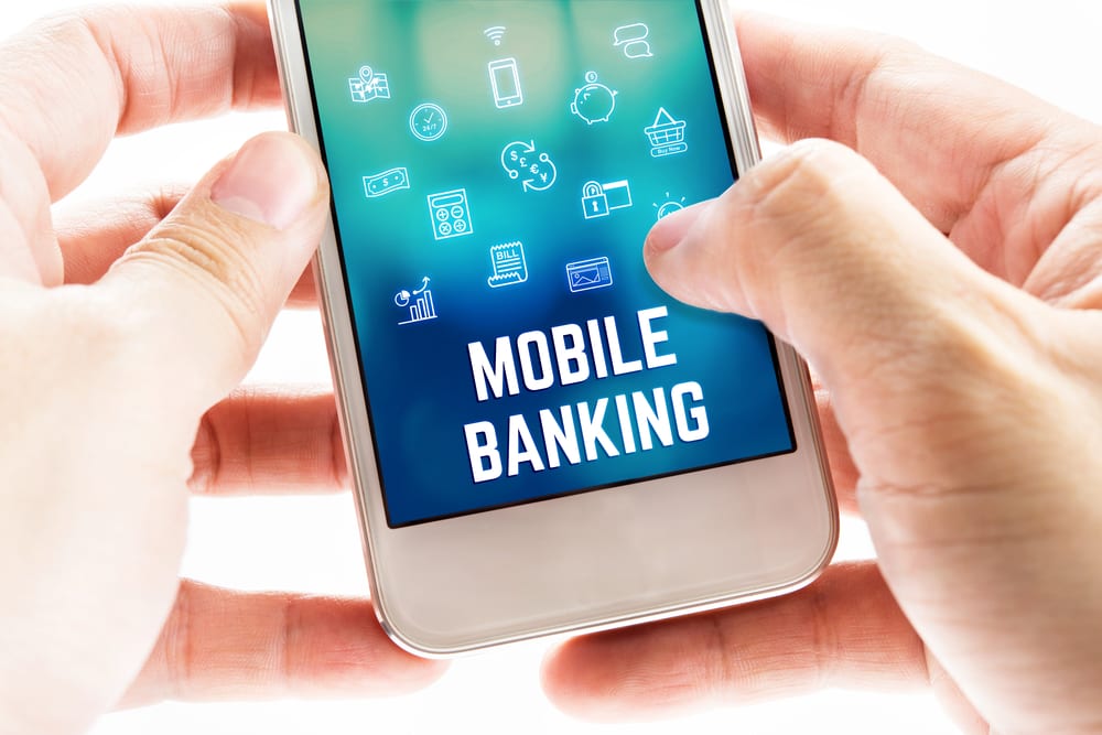 Τράπεζες: Πρωταθλητές και ουραγοί στο mobile banking