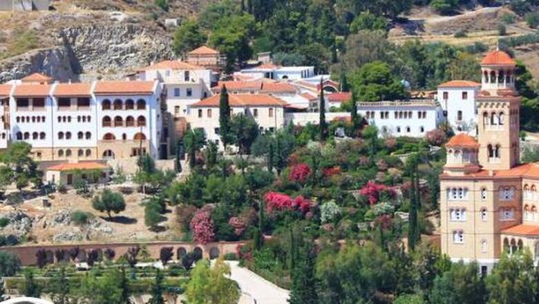 Αίγινα: Κλειστή λόγω κορωνοϊού η Μονή Αγίου Νεκταρίου