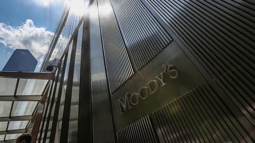 Moody’s: Θετικές οι προοπτικές για τις ελληνικές τράπεζες