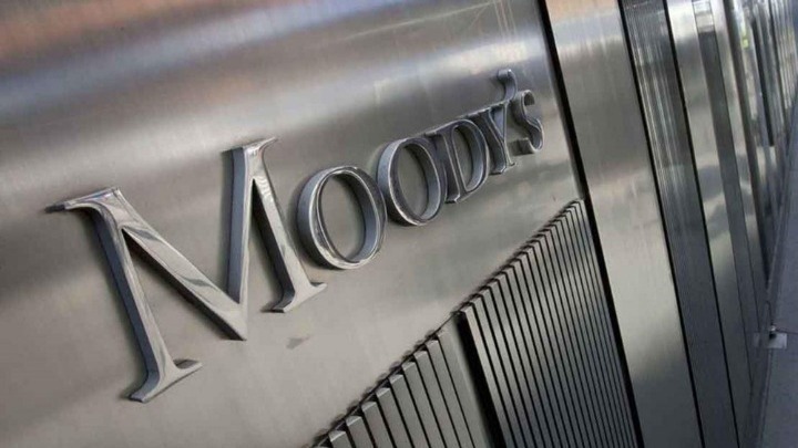Moody’s: “Αγκάθι” τα κόκκινα δάνεια των τραπεζών