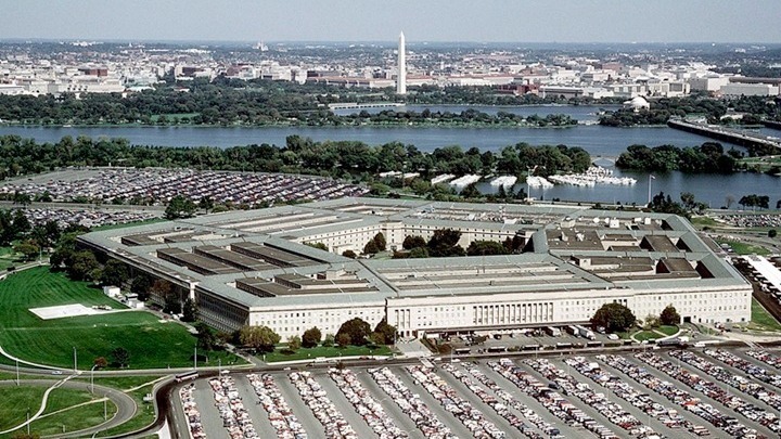 Αντιδράσεις σε Google και OpenAI: Εργαζόμενοι ζητούν «φρένο» στη χρήση της AI από το Πεντάγωνο χωρίς εγγυήσεις