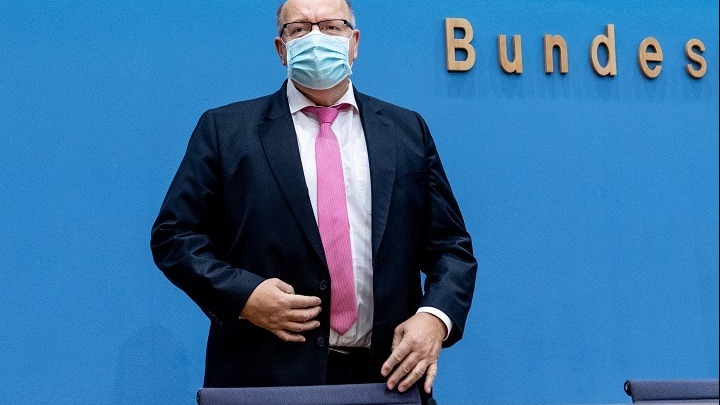 Π. Αλτμάιερ: Aνέπαφη από τον κορονοϊό η γερμανική οικονομία