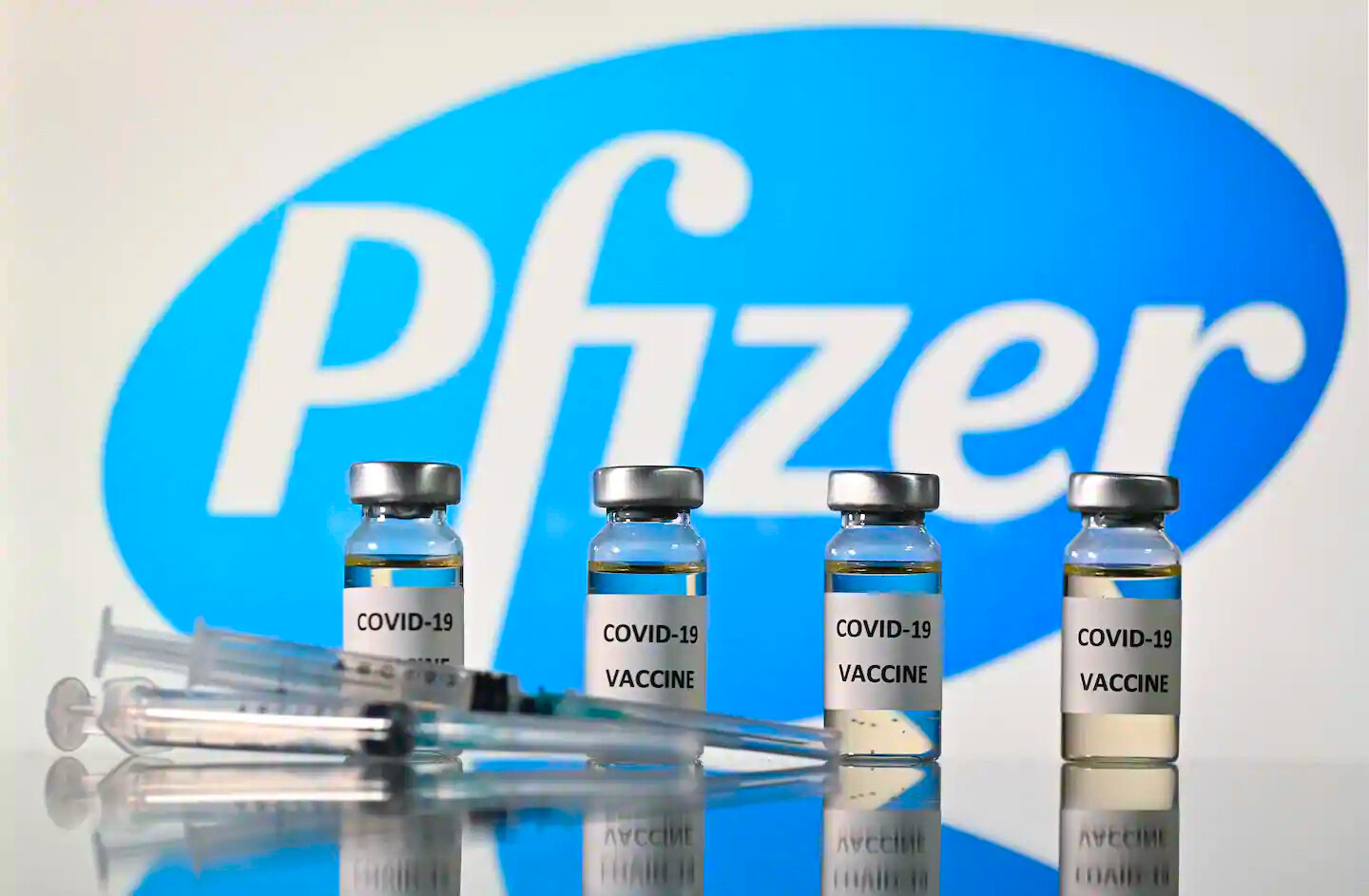 Ε.Ε.: Νέο συμβόλαιο με Pfizer για 1,8 δισ. δόσεις εμβολίων