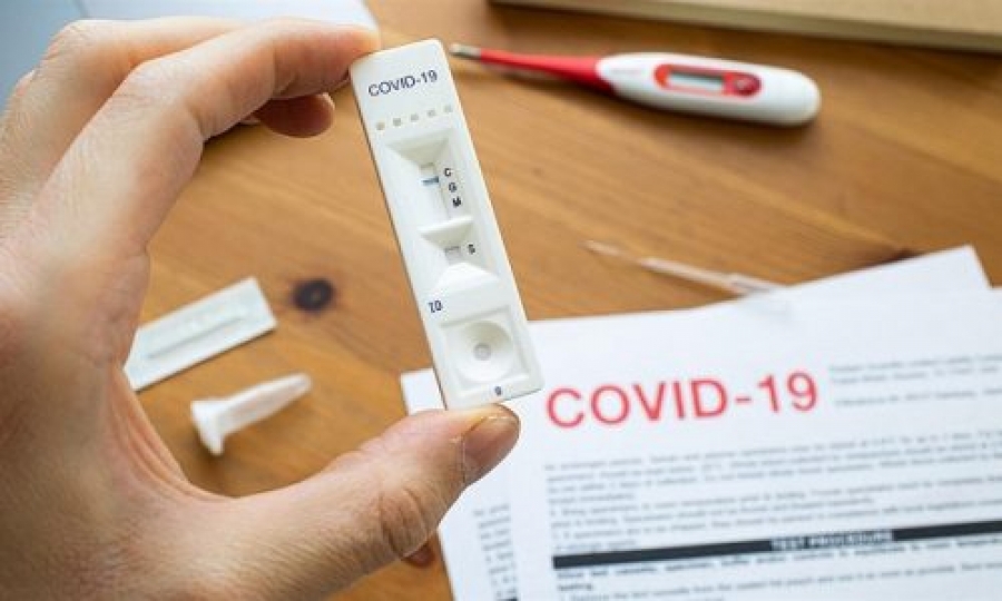 Self test: Τι ισχύει από Δευτέρας για εργαζόμενους σε δημόσιο – ιδιωτικό τομέα