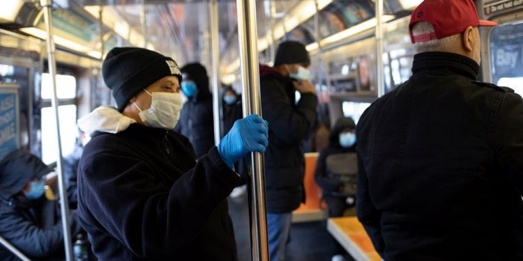 Οδηγία για χρήση μάσκας στα μέσα ματοφοράς στις ΗΠΑ