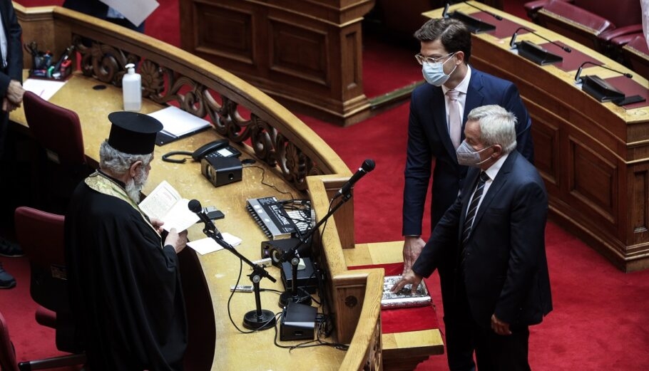 Βουλή: Αλλαγή σκυτάλης δύο βουλευτών ύστερα από επανακαταμέτρηση ψήφων