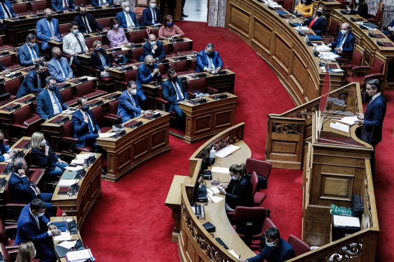 Βουλή: Η κυβερνητική πλειοψηφία απέρριψε τις τροπολογίες ΣΥΡΙΖΑ – ΚΚΕ για μειώσεις σε ΕΦΚ – ΕΝΦΙΑ