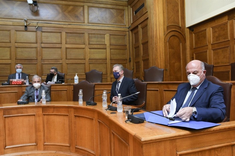 Σύσκεψη Βουρλιώτη – τραπεζιτών για Ρώσους ολιγάρχες!