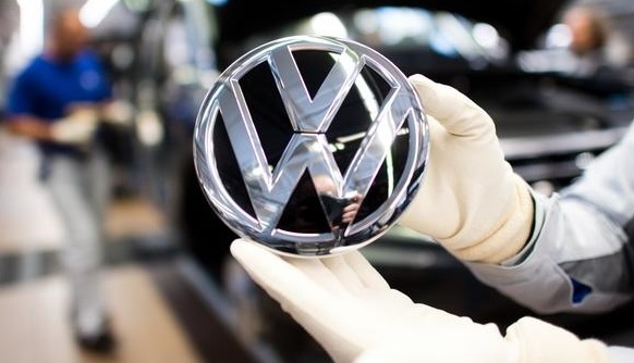 VW: “Στέλνει” 5.000 εργαζομένους στη… σύνταξη