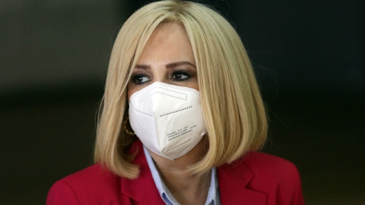 Φ. Γεννηματά: “Ο μαζικός εμβολιασμός είναι το κλειδί”