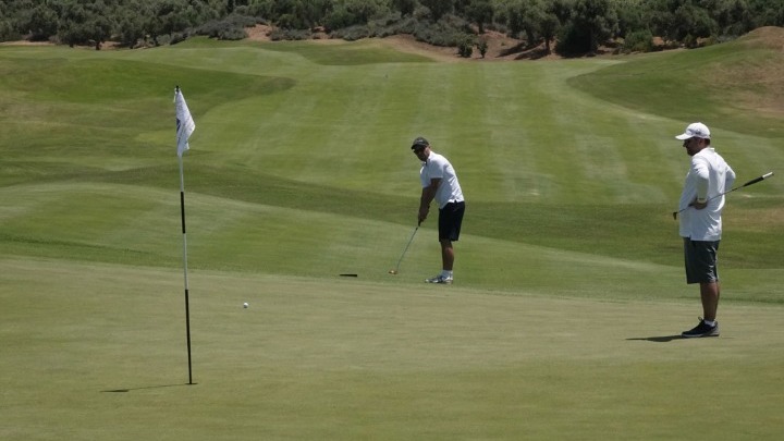 To Γκολφ συναντά τη Ναυτιλία στο Costa Navarino