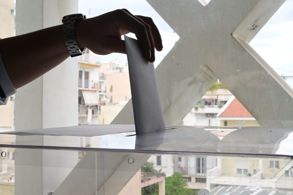 Δημοσκόπηση MRB: Σταθερό προβάδισμα της ΝΔ με 16 μονάδες, η Πλεύση Ελευθερίας ξεπέρασε το ΠΑΣΟΚ