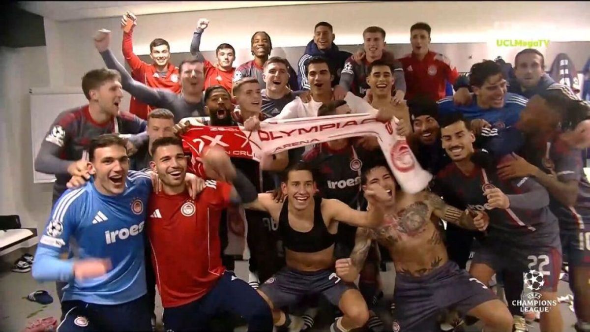 «Τρέλα» στα αποδυτήρια του Ολυμπιακού για την μεγάλη πρόκριση, παρών και ο Κωστούλας, δείτε βίντεο