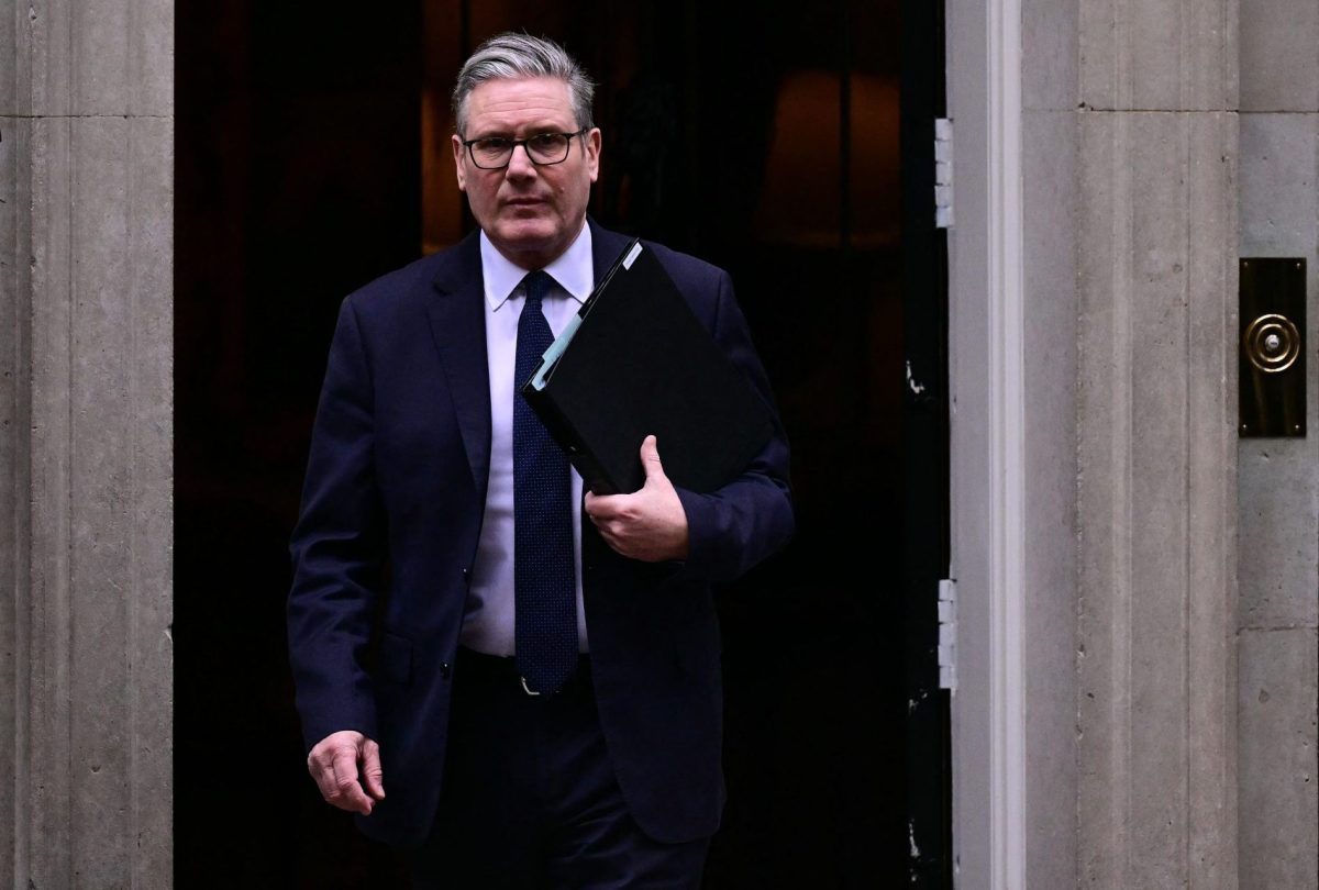 Βρετανία: Έρευνα της σχέσης του Έπσταϊν με τον πρώην υπουργό Πίτερ Μάντελσον ζητά ο Κιρ Στάρμερ