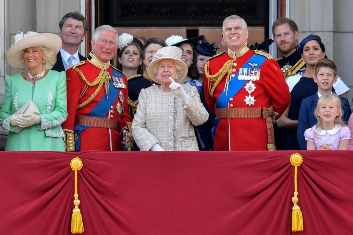 Καταγγελίες ότι ο Άντριου χρέωνε τα κρατικά ταμεία ακόμα και με υπηρεσίες μασάζ ως εμπορικός απεσταλμένος της Βρετανίας