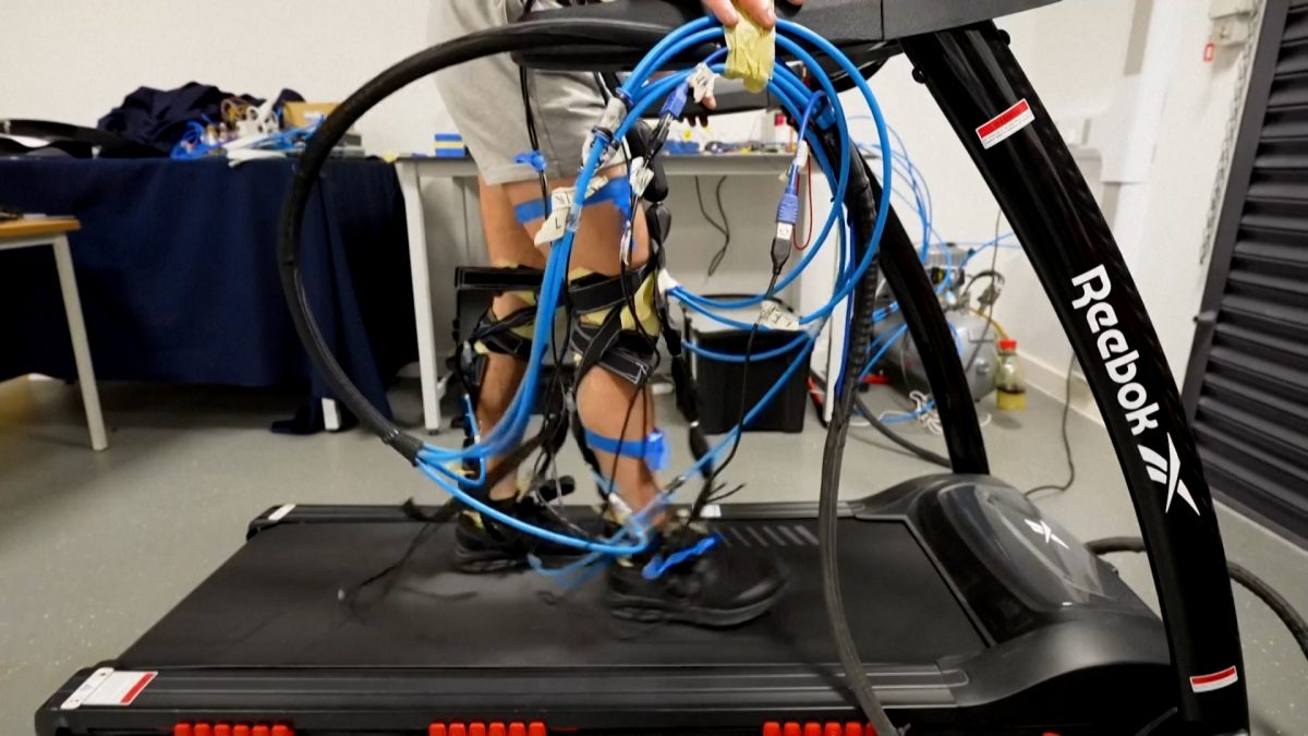 «Έξυπνα» παντελόνια-εξωσκελετός θα μπορούσαν να βοηθήσουν αστροναύτες σε αποστολές στη Σελήνη και τον Άρη