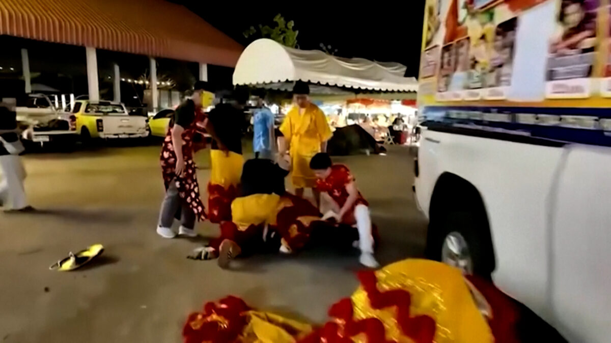 Ταϊλάνδη: Αστυνομικοί μεταμφιέστηκαν σε λιοντάρι για να παγιδεύσουν καταζητούμενο διαρρήκτη