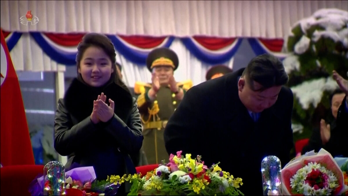 Κιμ Γιονγκ Ουν: Η κόρη του στο προσκήνιο – Σενάρια διαδοχής στη Βόρεια Κορέα