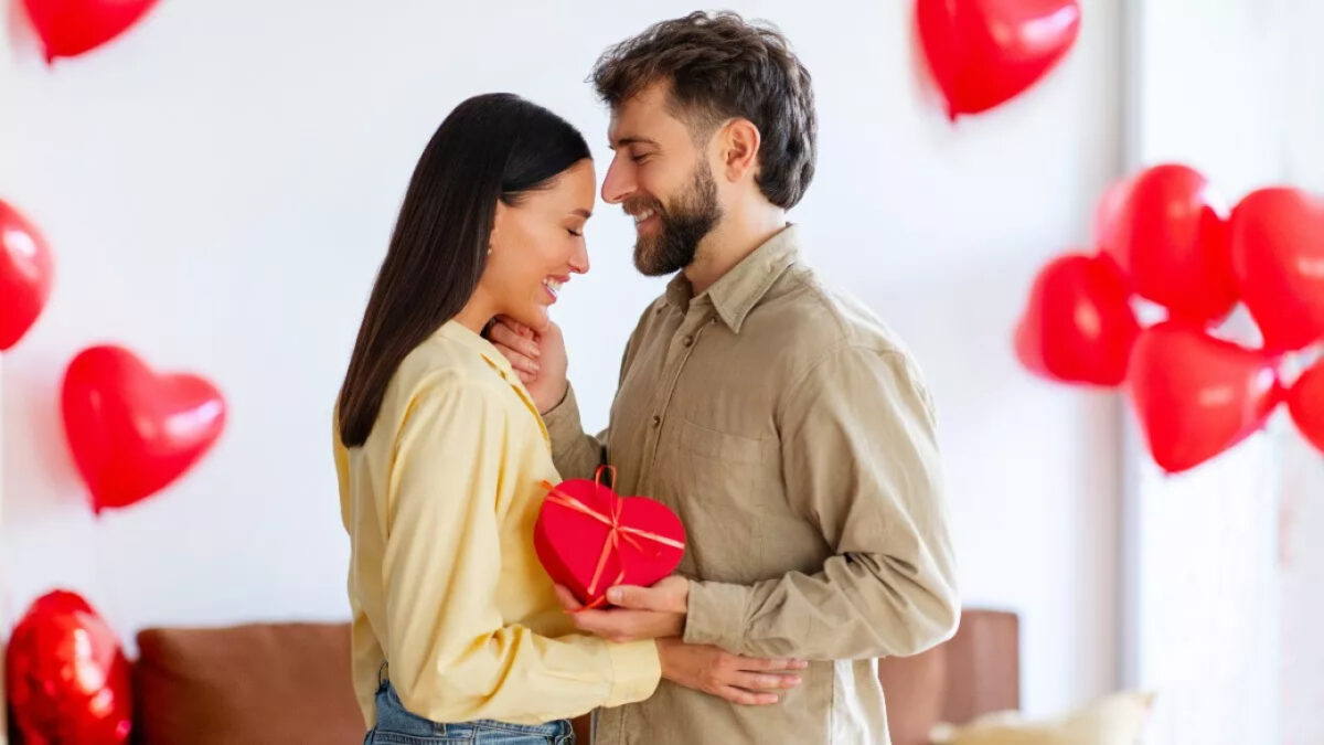 Έρωτας στην Ψηφιακή Εποχή: Ερωτευόμαστε ακόμη με τον ίδιο τρόπο; Πώς οι αλγόριθμοι επηρεάζουν την επιθυμία και τη σύνδεση