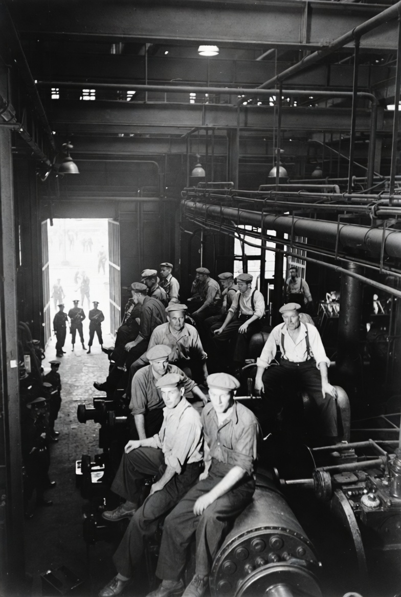 ΗΠΑ 1939: Η Δικαιοσύνη Επιστρέφει τα Εργοστάσια στο Κεφάλαιο