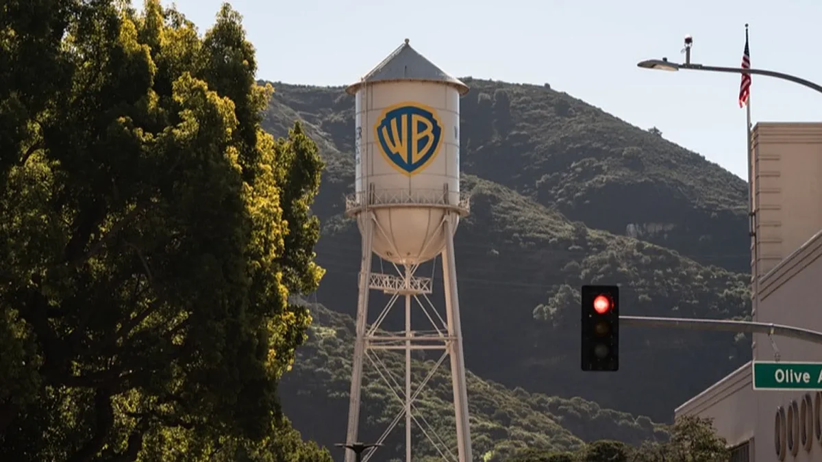 Η Warner Bros απορρίπτει την πρόταση της Paramount