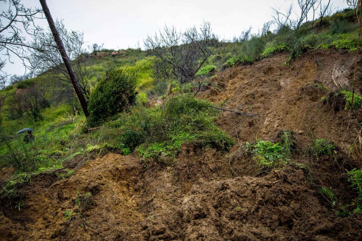 Εκτεταμένα κατολισθητικά φαινόμενα και άνοδος της στάθμης της θάλασσας στη Δυτική Ελλάδα – Ο Ευθ. Λέκκας