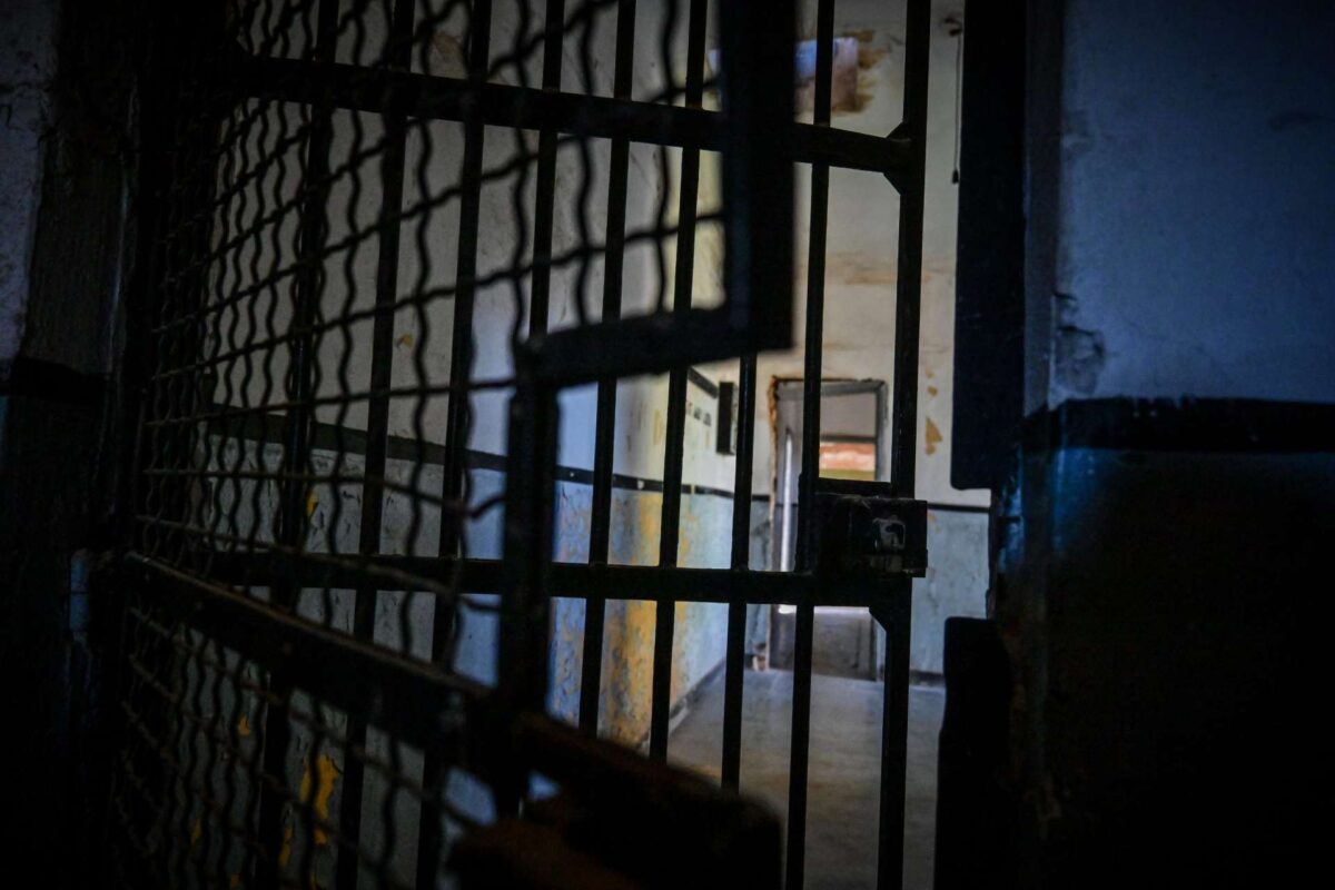 Φυλακές Δομοκού: Στο μικροσκόπιο το «τυφλό σημείο» της δολοφονίας, – Τα κενά στις καταθέσεις και το ενδεχόμενο τέταρτου προσώπου