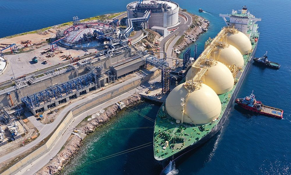 FT: Η Ελλάδα διαμορφώνει το ενεργειακό μέλλον της Ευρώπης – «Στρατηγικός κόμβος για εισαγωγές LNG»