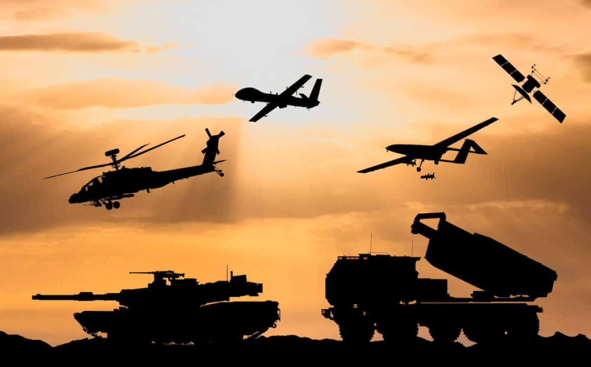 Σε νέα εποχή η ελληνική αμυντική βιομηχανία – Οι τομείς που συγκεντρώνουν αυξημένο ενδιαφέρον