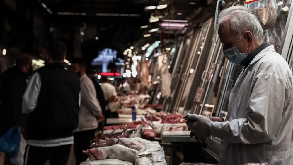 Τσικνοπέμπτη: Οι τιμές σε σουβλάκι, αρνί, μοσχάρι και λουκάνικα – Πόσο ακριβότερα θα πληρώσουμε φέτος το κρέας