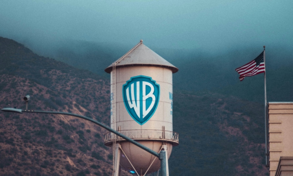 Η Warner Bros απορρίπτει την προσφορά εξαγοράς της Paramount – Μεγάλη μάχη με το Netflix για τα δικαιώματα