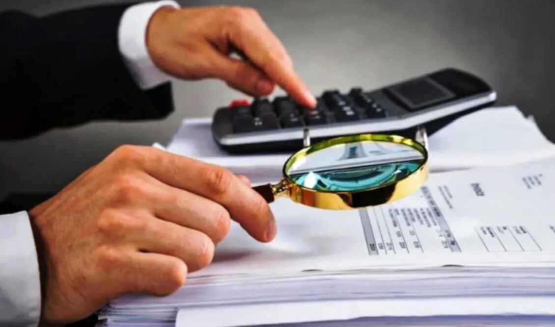 Φορο-σαφάρι από την ΑΑΔΕ: Στο στόχαστρο ακίνητα, «ύποπτες» επιστροφές και 20.000 επαγγελματίες με χαμηλά εισοδήματα