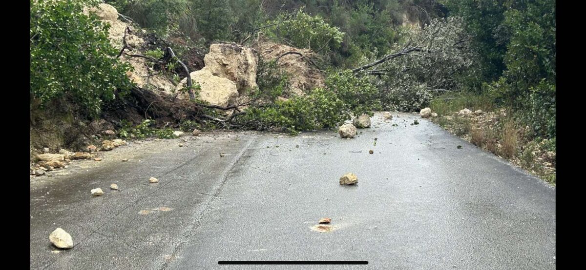 Στο έλεος της κακοκαιρίας η Ήπειρος με κλειστούς δρόμους και νέες κατολισθήσεις