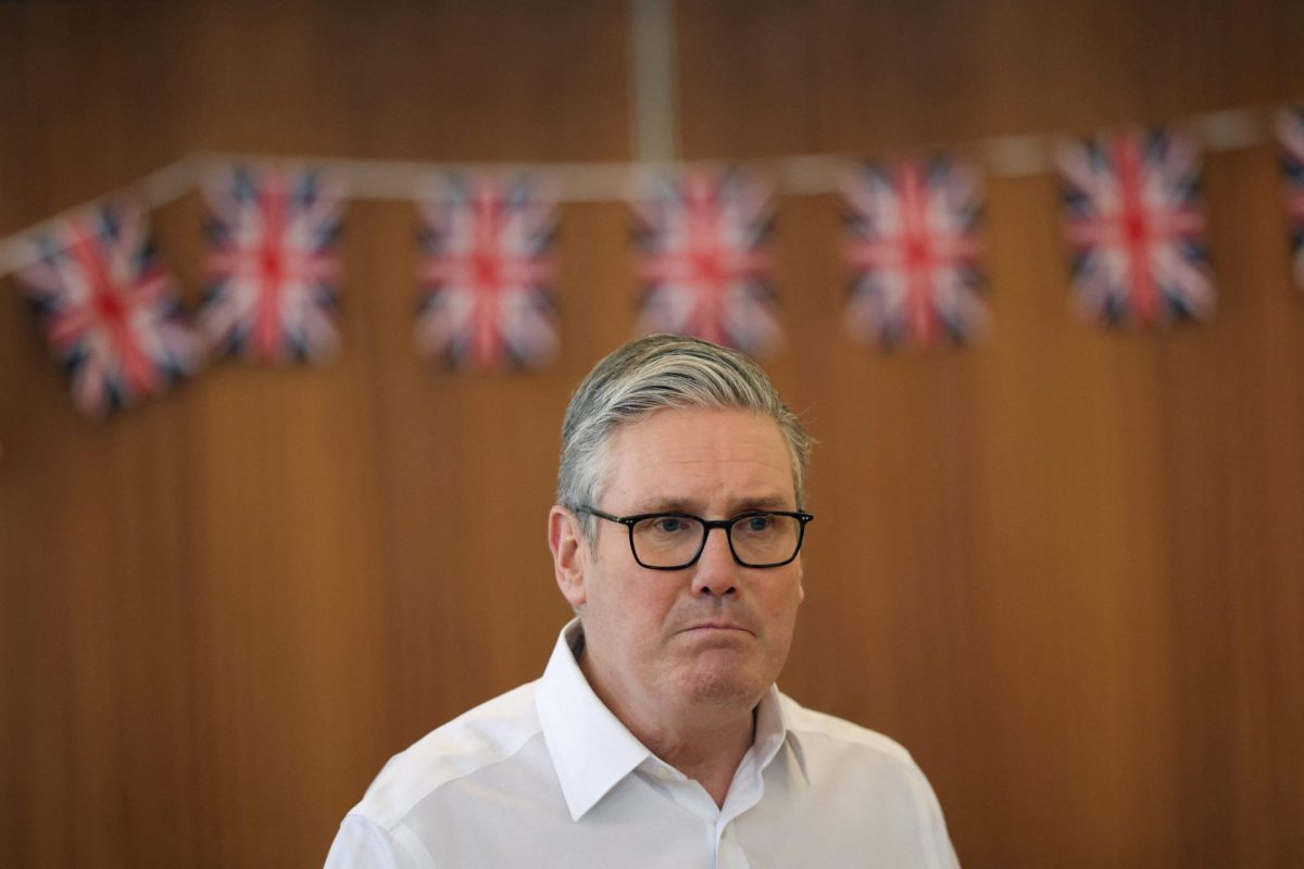 Νέο πλήγμα για τον Στάρμερ με αναστολή στενού συνεργάτη λόγω σχέσεων με καταδικασμένο παιδόφιλο