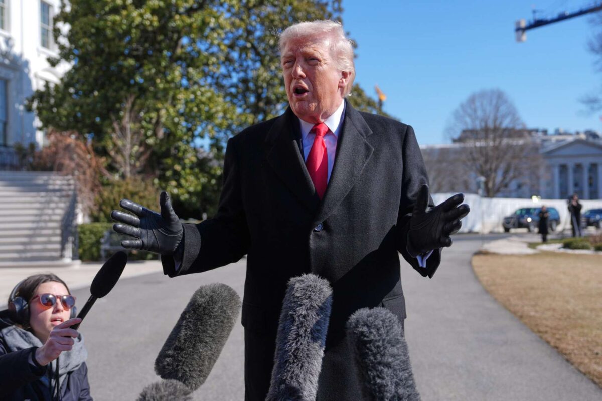 Τραμπ: Η Ρωσία θέλει συμφωνία και ο Ζελένσκι πρέπει να κινηθεί – Διαφορετικά θα χάσει μεγάλη ευκαιρία