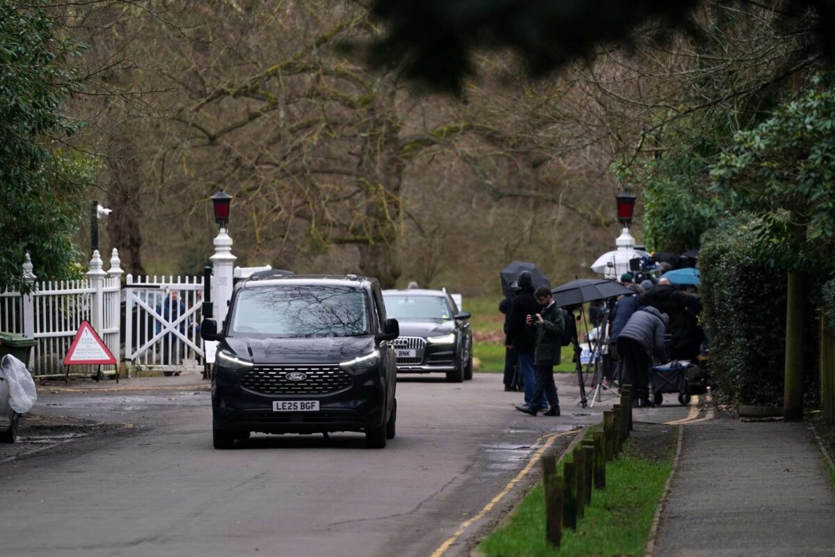 Σκάνδαλο Έπστιν: Διευρύνονται οι έρευνες στο σπίτι του έκπτωτου πρίγκιπα Άντριου