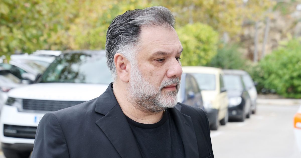 Γρηγόρης Αρναούτογλου: Επέστρεψε στο ραδιόφωνο μετά την απώλεια της μητέρας του – «Θέλαμε να σταματήσει ο πόνος και η ταλαιπωρία που βίωνε»