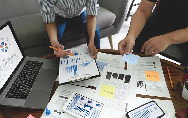 Επιχειρήσεις: Αύξηση 5,8% στις εγγραφές, άλμα 83,2% στις πτωχεύσεις το 2025