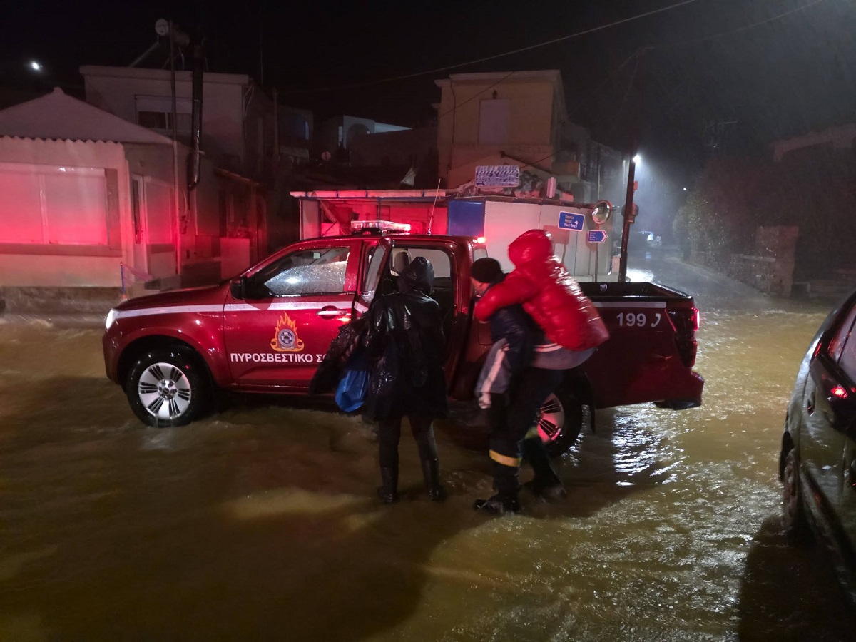 Χίος: Σοβαρά προβλήματα από τη βραδινή έντονη βροχόπτωση σε Δημοτική Ενότητα Αγίου Μηνά