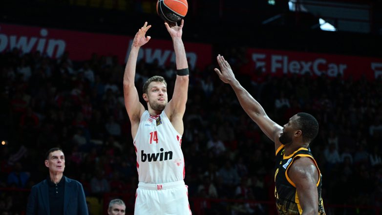 Βεζένκοφ για Final 8: «Δεν είμαστε μηχανές»