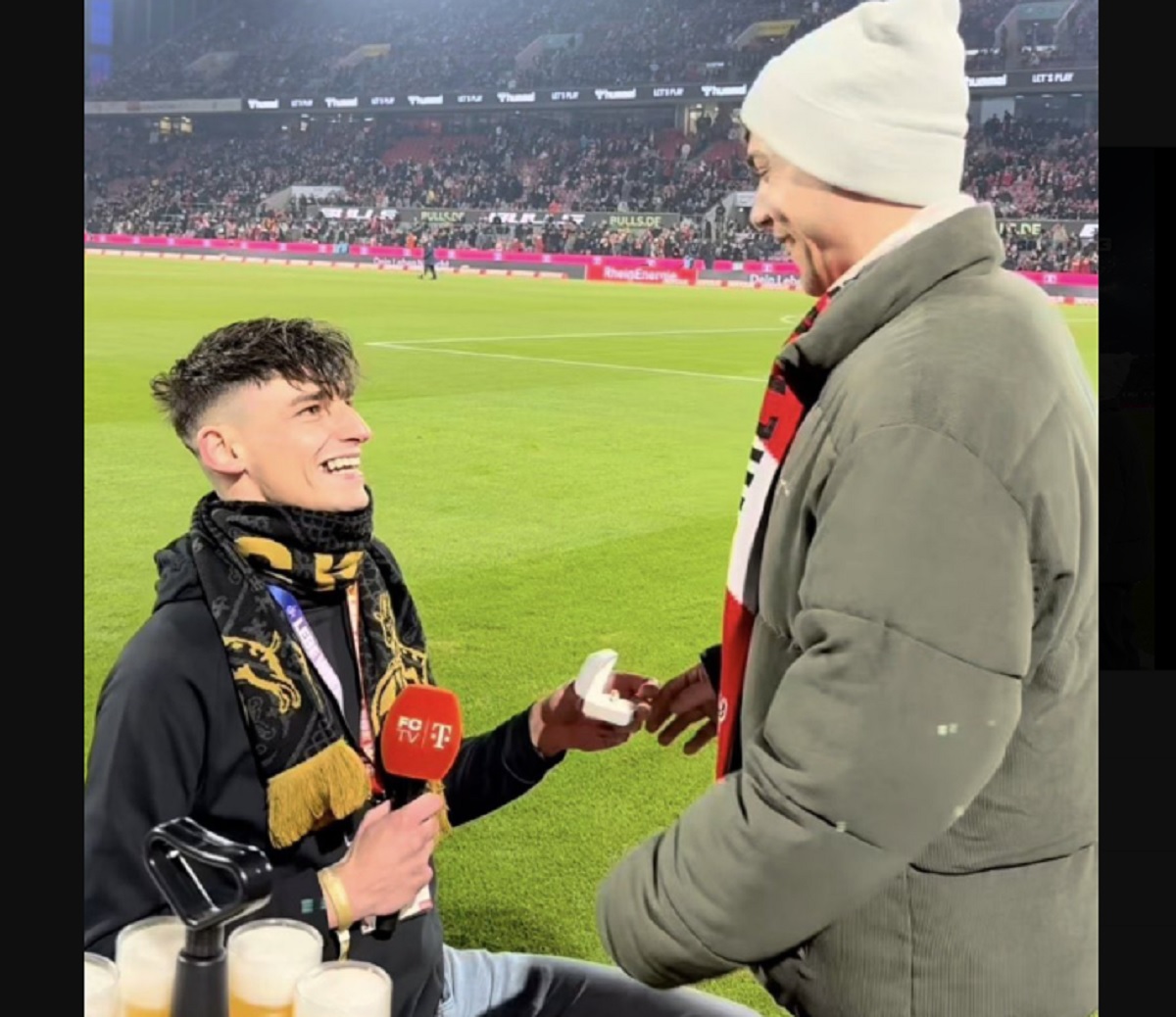 Ομοφοβική επίθεση σε Γερμανό διαιτητή μετά τη viral πρόταση γάμου στον φίλο του σε αγώνα ποδοσφαίρου