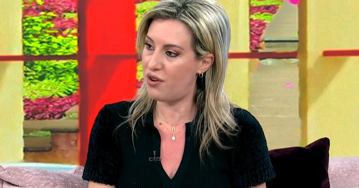 Πόπη Δομάζου για τον έναν χρόνο από τον θάνατο του πατέρα της: «Αυτό το ξαφνικό σε διαλύει, σε σκοτώνει»