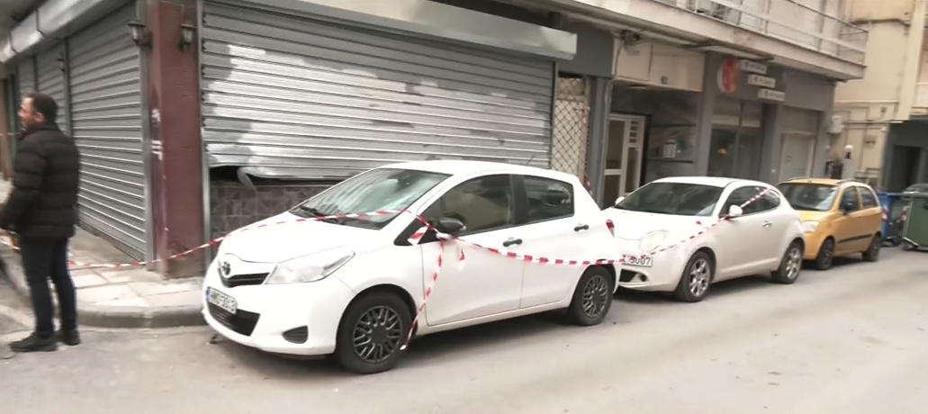 Έκρηξη από γκαζάκια στο κέντρο της Θεσσαλονίκης – Υλικές ζημιές σε κατάστημα και όχημα