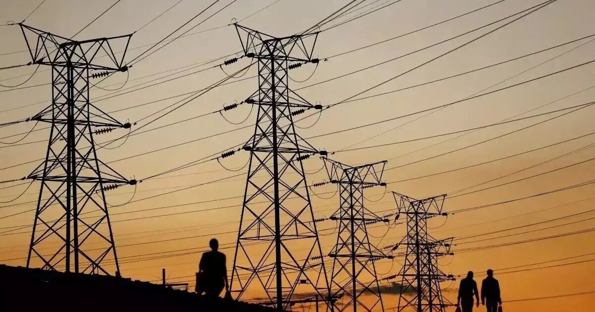 Ηλεκτροπαραγωγοί εναντίον βιομηχάνων στην Ευρώπη για τη νέα αρχιτεκτονική της αγοράς ηλεκτρικής ενέργειας